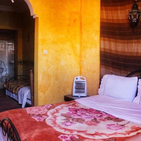 Auberge Et Hotel Les Amis ทาเฟราสท์ ภายนอก รูปภาพ