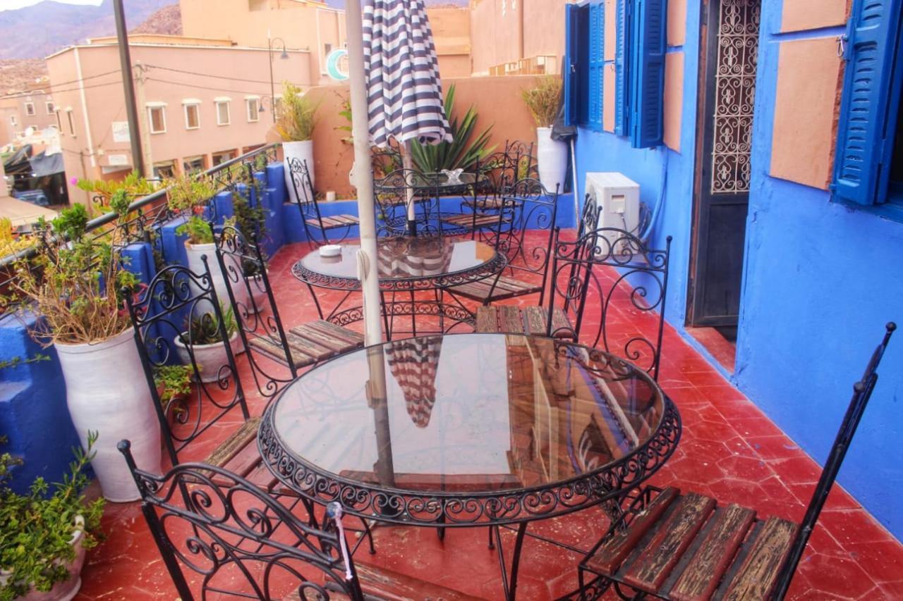 Auberge Et Hotel Les Amis ทาเฟราสท์ ภายนอก รูปภาพ