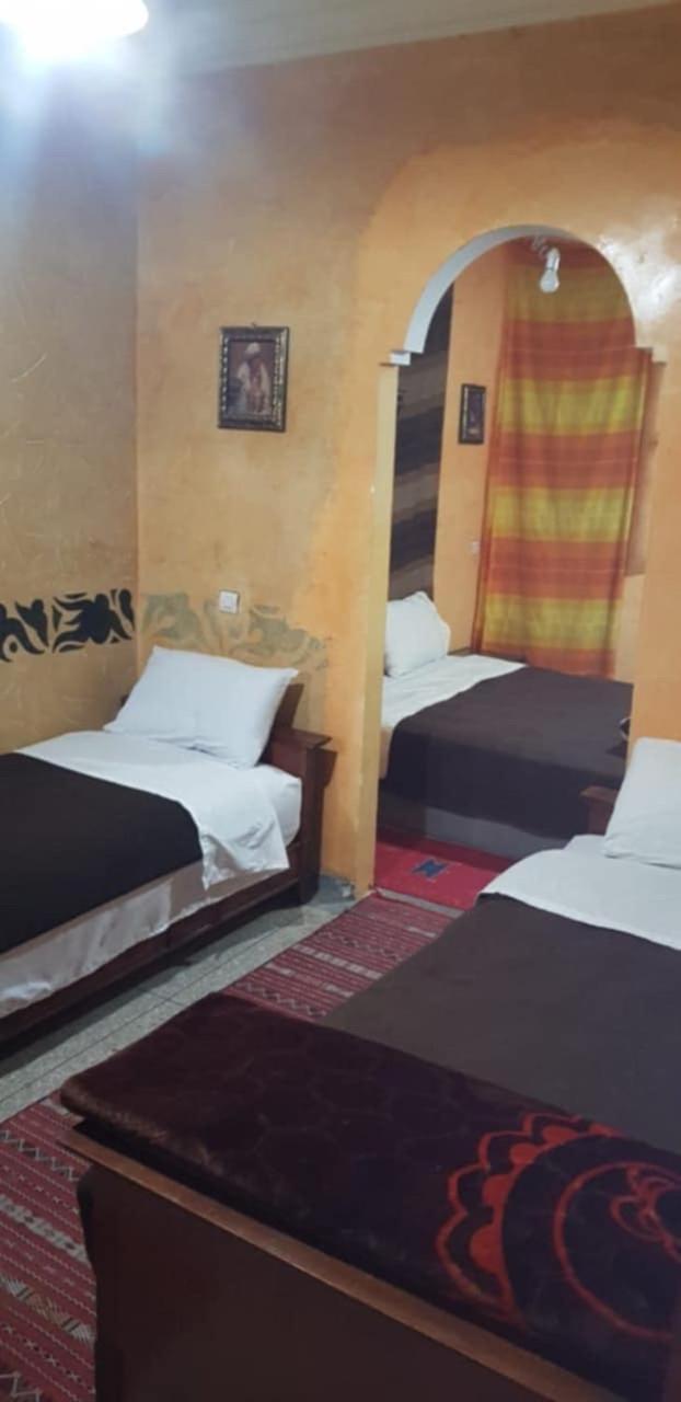 Auberge Et Hotel Les Amis ทาเฟราสท์ ภายนอก รูปภาพ